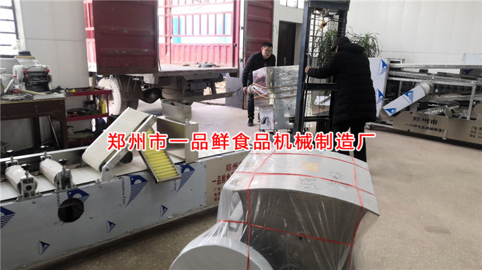 江蘇常州的客戶(hù)訂購(gòu)的全套3型燴面機(jī)發(fā)貨了(圖1) 江蘇常州的客戶(hù)訂購(gòu)的全套3型燴面機(jī)發(fā)貨了(圖1)