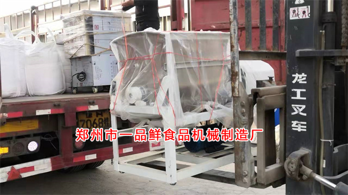 浙江臺(tái)州客戶(hù)訂購(gòu)的自動(dòng)疊片燴面機(jī)發(fā)貨啦(圖2) 浙江臺(tái)州客戶(hù)訂購(gòu)的自動(dòng)疊片燴面機(jī)發(fā)貨啦(圖2)