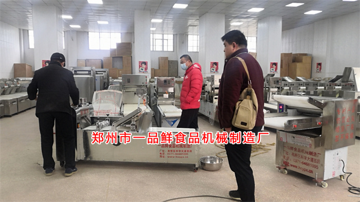 洛陽客戶訂購面館燴面機(jī)(圖3) 洛陽客戶訂購面館燴面機(jī)(圖3)