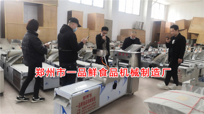 客戶訂購全套面館燴面機設(shè)備(圖2) 客戶訂購全套面館燴面機設(shè)備(圖2)