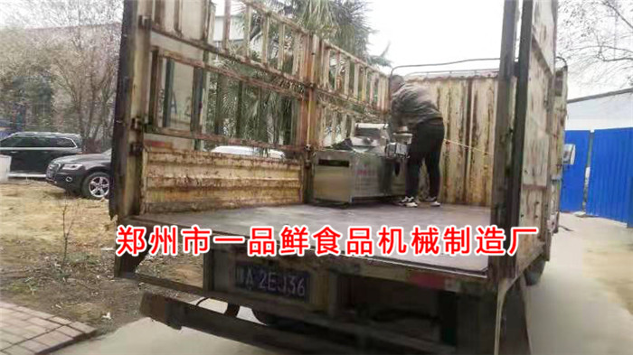 客戶(hù)訂購(gòu)飯店用燴面機(jī)當(dāng)天就發(fā)貨了(圖4) 客戶(hù)訂購(gòu)飯店用燴面機(jī)當(dāng)天就發(fā)貨了(圖4)