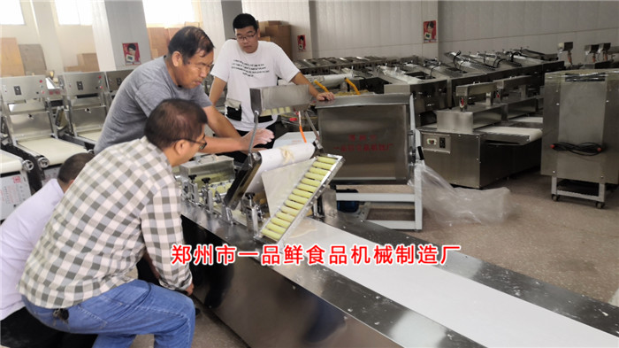 師傅講解設(shè)備操作 師傅講解設(shè)備操作