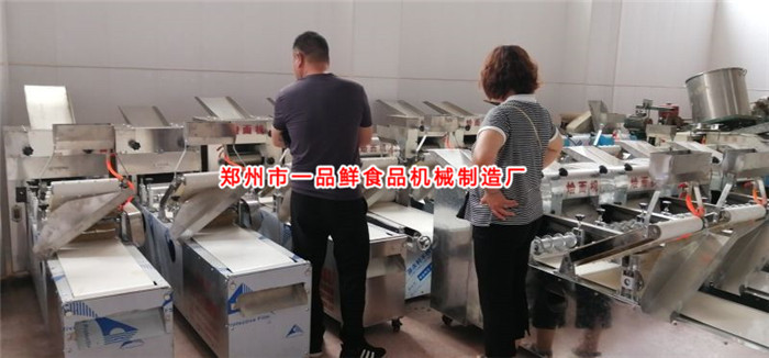 開封客戶考察燴面機 開封客戶考察燴面機