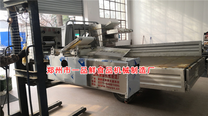 燴面機(jī)裝車發(fā)貨 燴面機(jī)裝車發(fā)貨