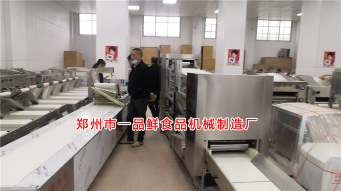 客戶考察燴面機流水線設(shè)備 客戶考察燴面機流水線設(shè)備